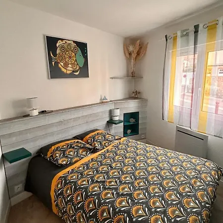 Апартаменты Tres Proche Granville Midship