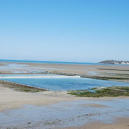 Tres Proche Granville Midship Апартаменты *