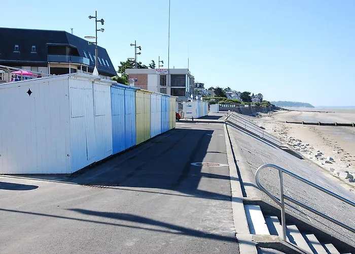 Tres Proche Granville Midship Apartman *